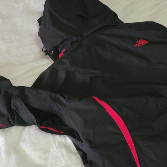 NorthFace Winter Coat, 2 Coats in 1 - Picture 8 of 9